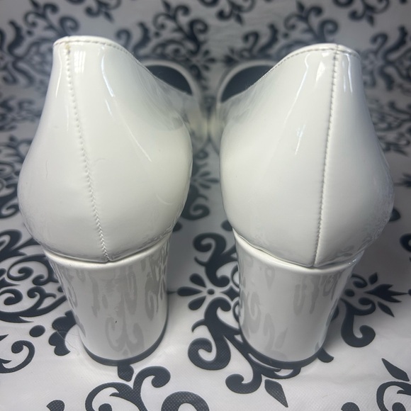 NWOT Mucccute Round Toe Block Heel Pumps - Picture 3 of 10